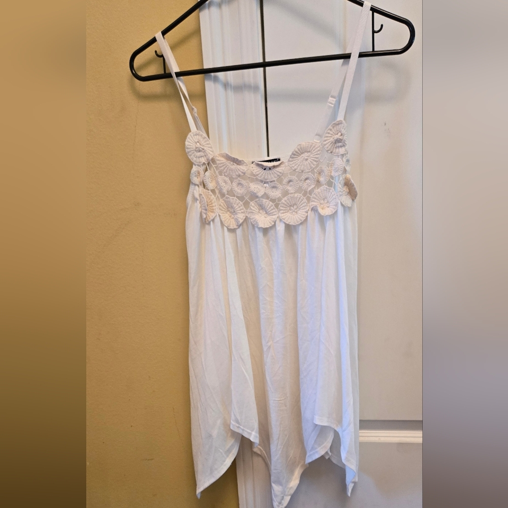 Beautiful Women's VENUS White Crotchet At Top Shark Bite Bottom Blouse Festival